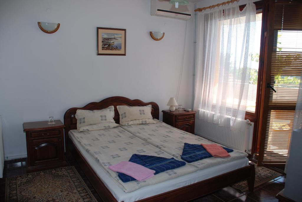Guest House Nash Dom Kavarna Kamer foto