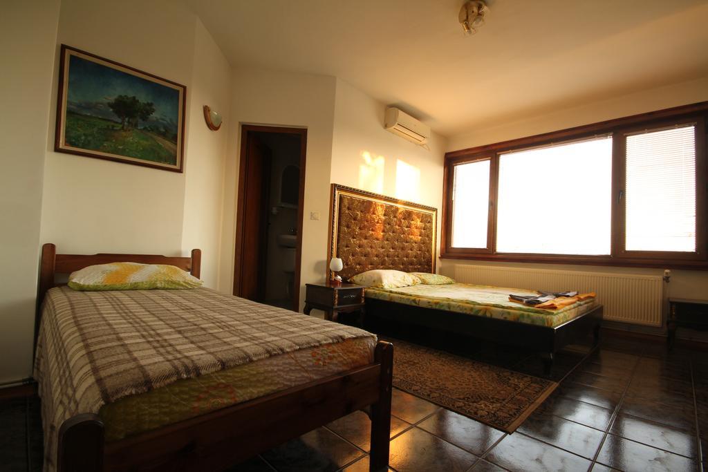 Guest House Nash Dom Kavarna Buitenkant foto