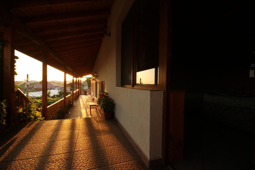 Guest House Nash Dom Kavarna Buitenkant foto