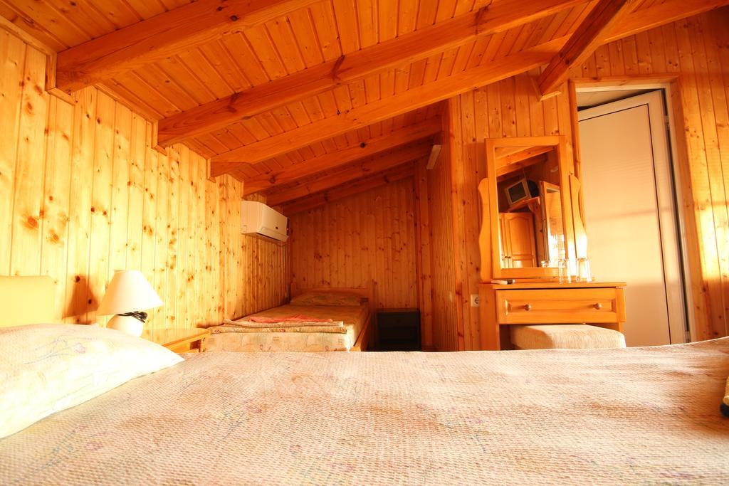 Guest House Nash Dom Kavarna Buitenkant foto