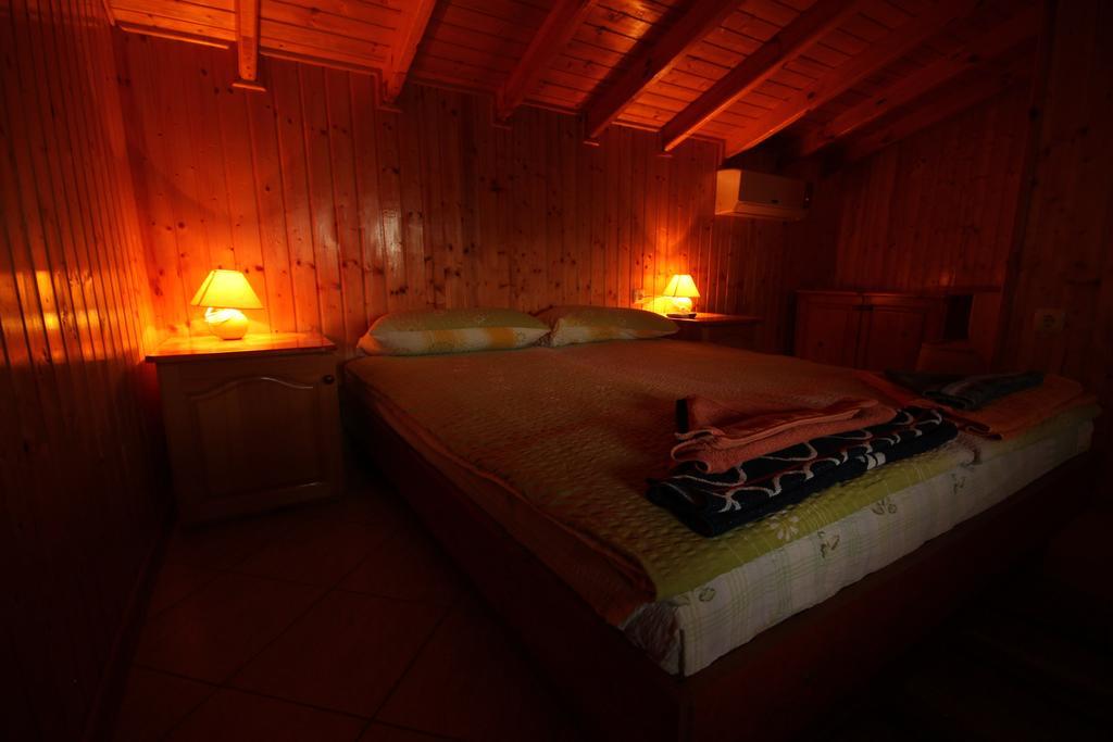 Guest House Nash Dom Kavarna Buitenkant foto